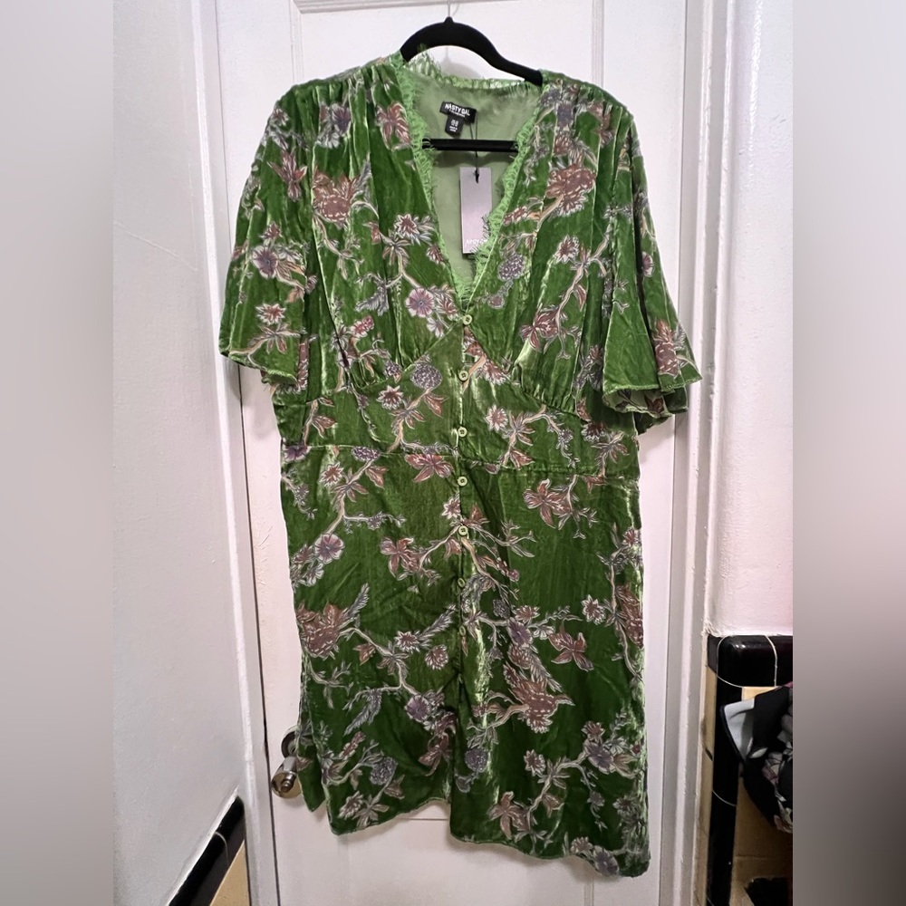 Nasty Gal Green Floral Long Sleeve Dress